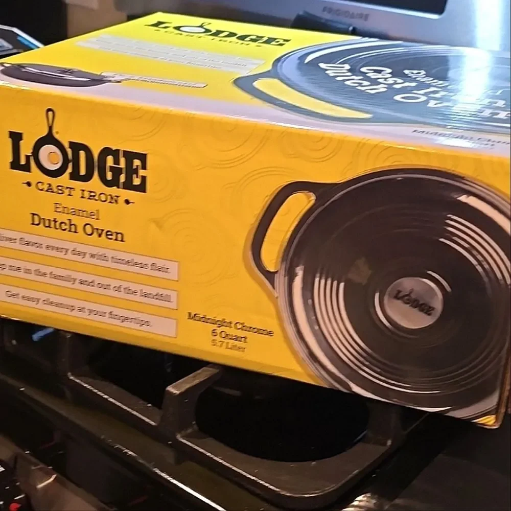 Lodge Cast Iron 6 Quart Enamel Dutch Oven- Midnight Chrome